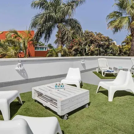 فيلة Nora House 4 *